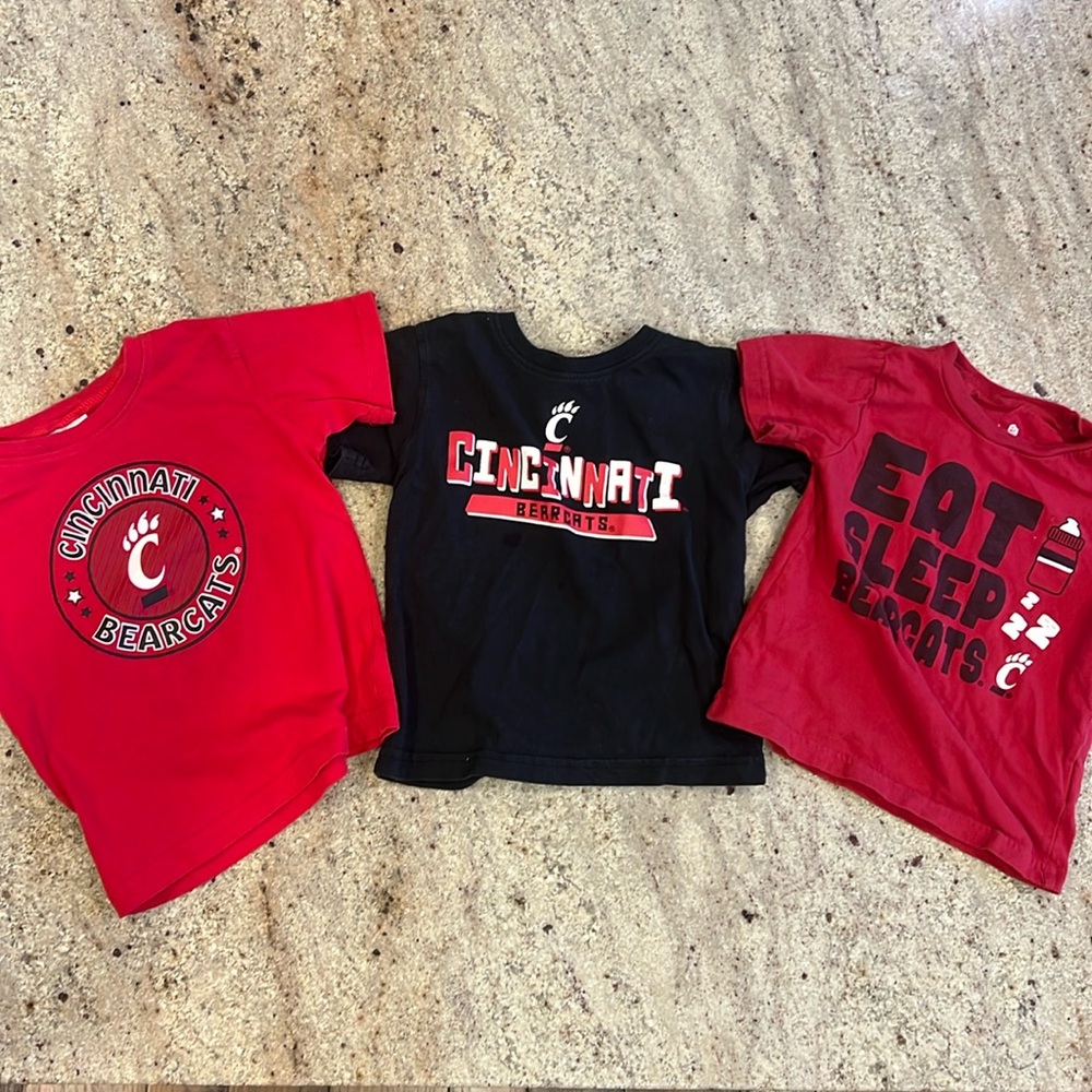 Set of three Cincinnati Bearcats T-shirts 2T